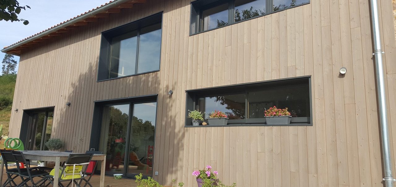 Maison en oxylames de bois